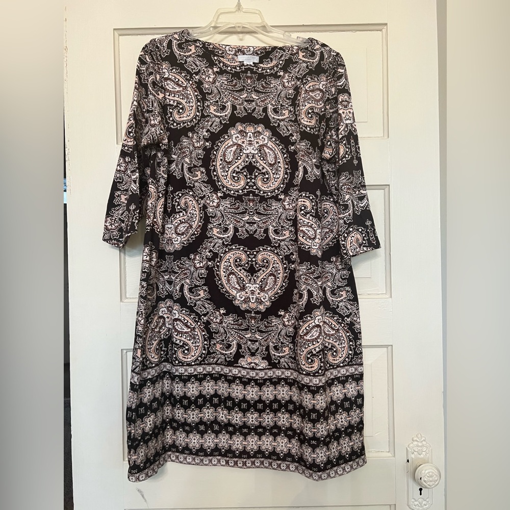 London Times Woman Shift dress. Size 16W Brown with Paisley  Print